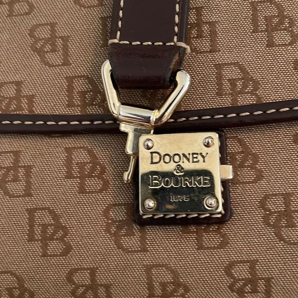 Dooney and Bourke monogrammed new without tags wallet - Picture 2 of 6